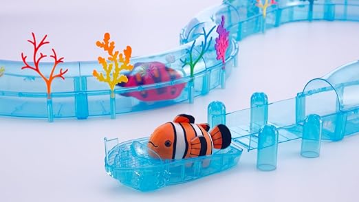 ZHU ZHU SPEEDBOAT AND DOCK