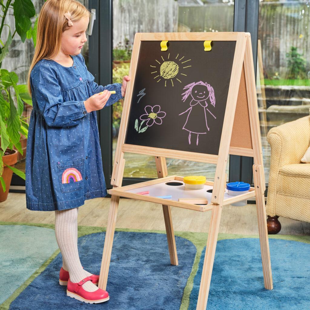 CASDON WOODEN EASEL
