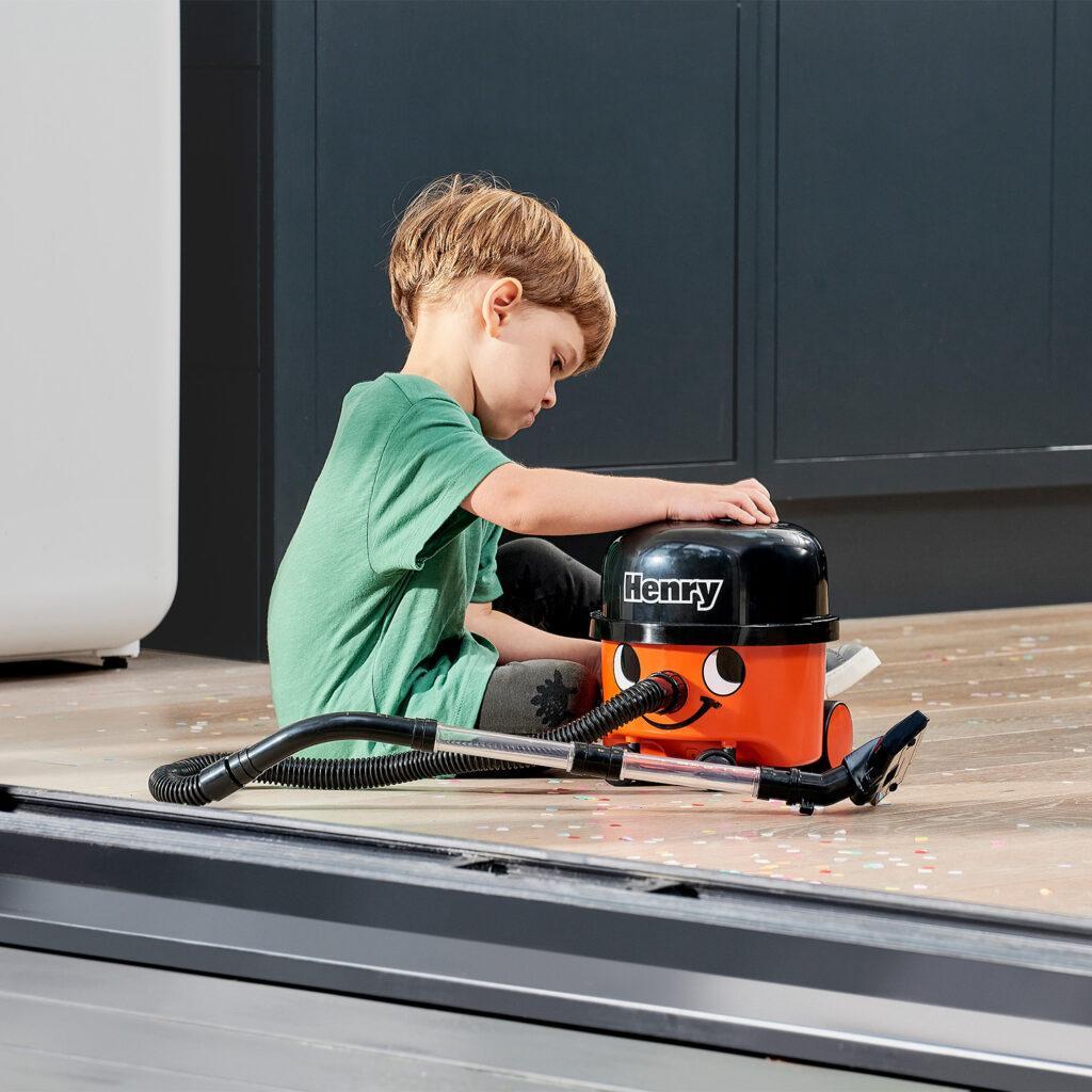 HENRY VACUUM CLEANER