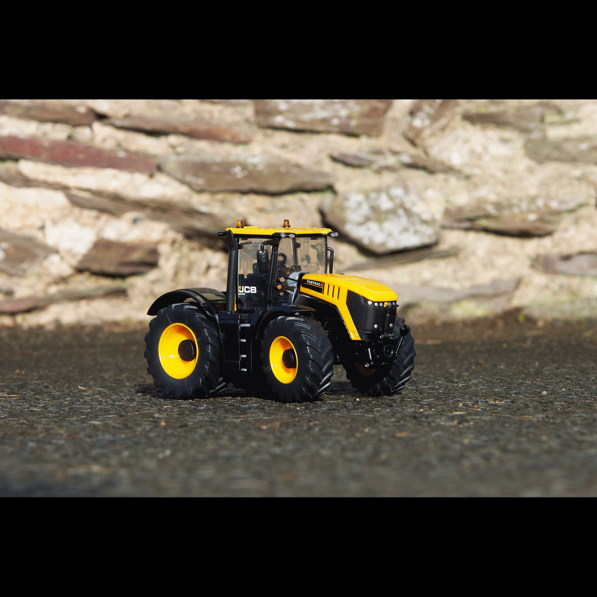 JCB FASTRAC 8330