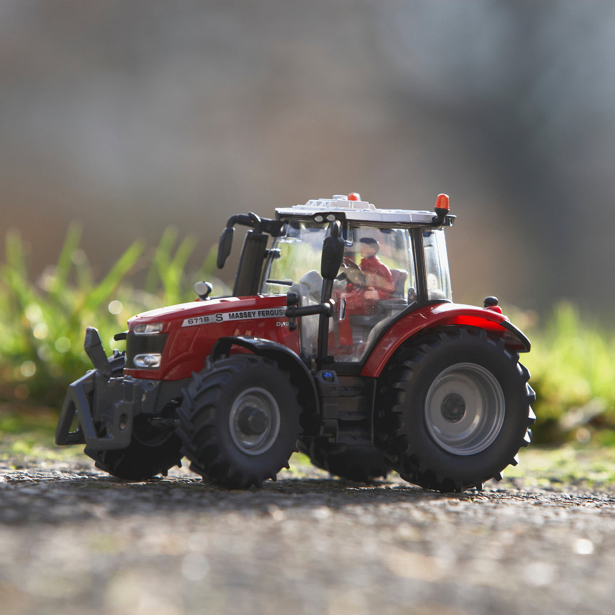 MASSEY FERGUSON 6718S TRACTOR