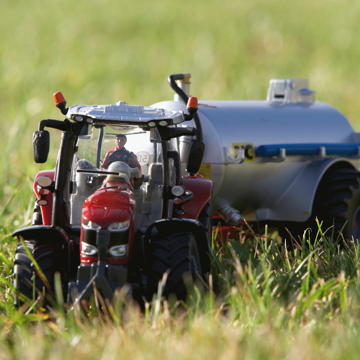MASSEY FERGUSON 6718S TRACTOR