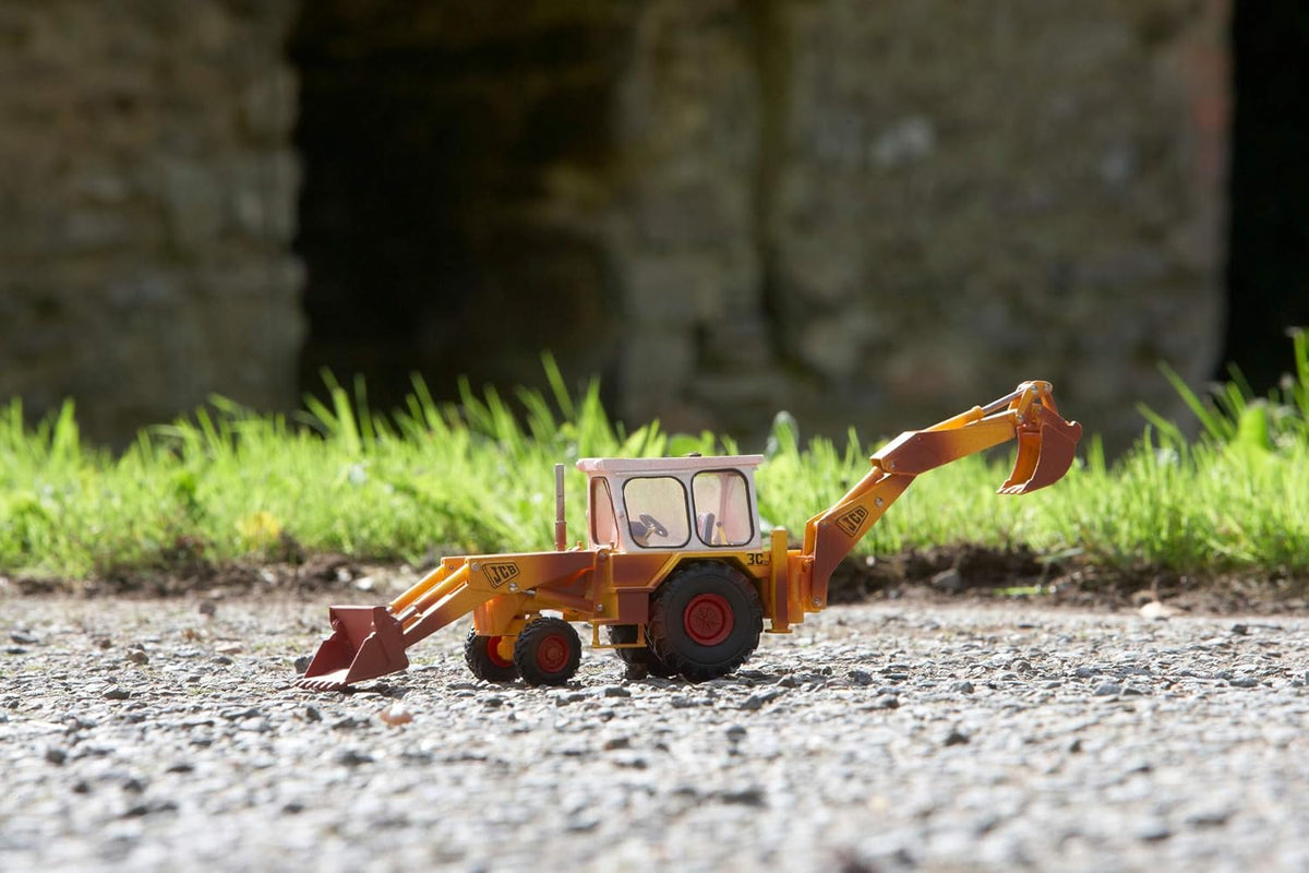 WEATHERED JCB 3C MARK 111