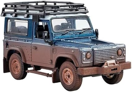 MUDDLY LAND ROVER DEFENDER
