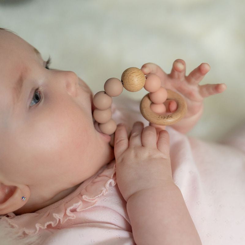 WOODEN TEETHER & RATTLE BLUSH